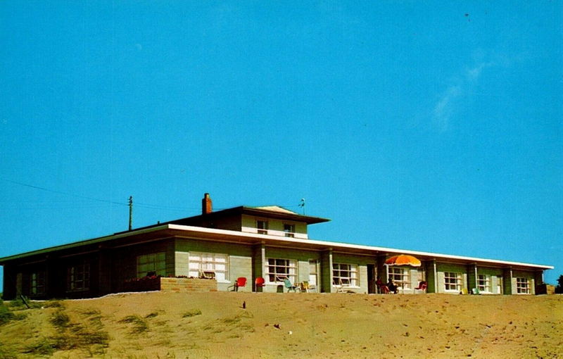 Lake Shore Motel (Kennys Lakeshore Motel) - Old Postcard (newer photo)